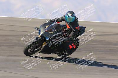 media/Nov-06-2023-Moto Forza (Mon) [[ce023d0744]]/4-Beginner Group/Session 2 (Bowl Tight Speed)/